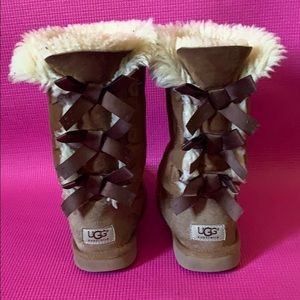 Chestnut uggs with bows